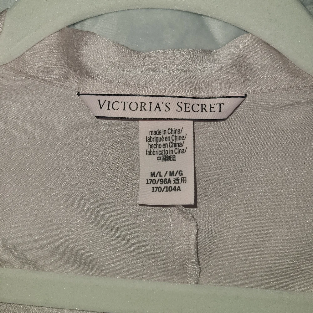 Victoria's Secret Cover-up/Robe - Picture 10 of 11